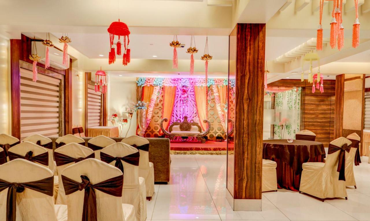 Treebo Radhe Palace Колката Екстериор снимка