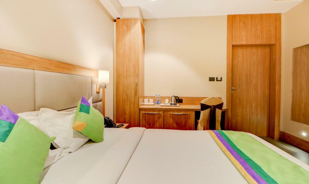Treebo Radhe Palace Колката Екстериор снимка