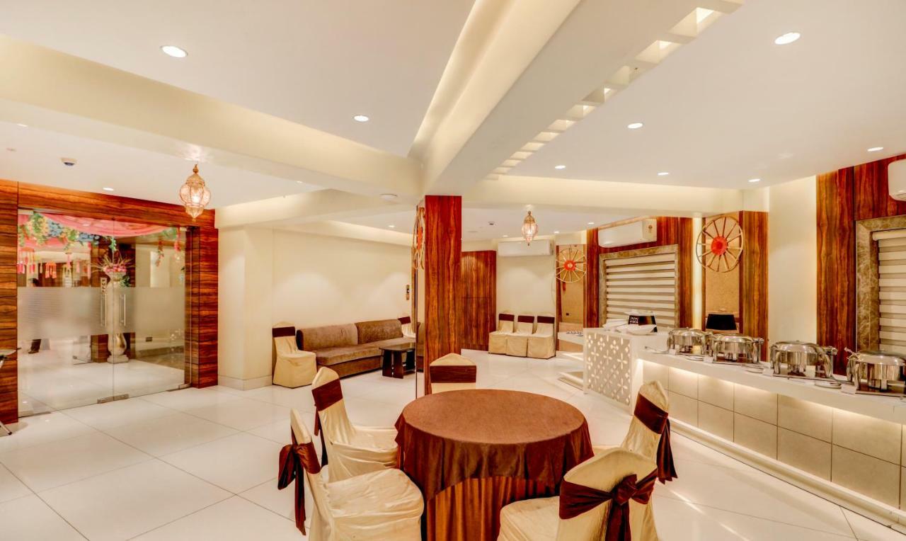Treebo Radhe Palace Колката Екстериор снимка